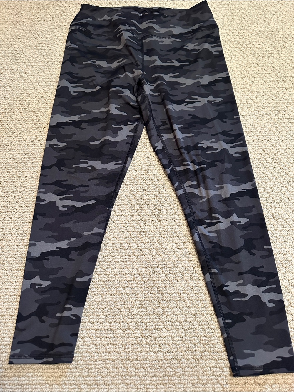 Womens Black & Gray Camo Active Leggings Maurices Large Regular length